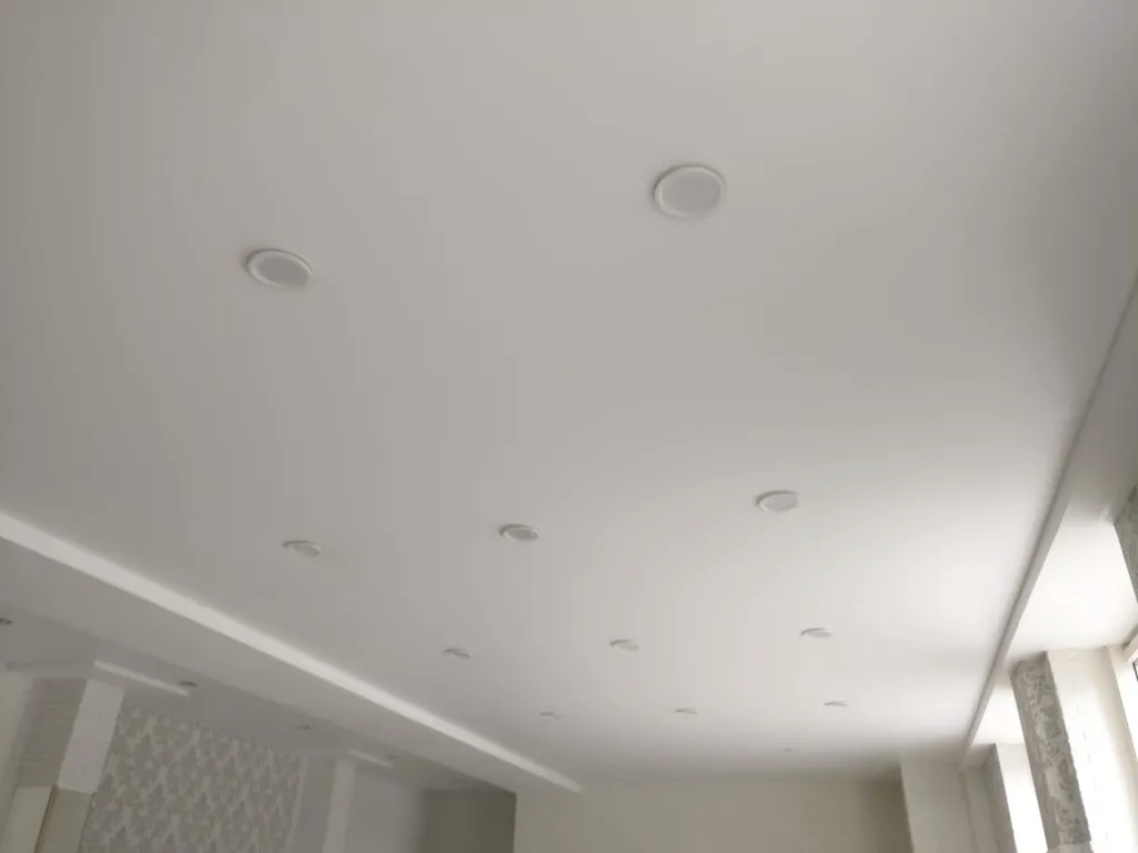 Что такое ПВХ-пленка для натяжных потолков